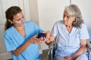 Реабилитация пожилых после инсульта